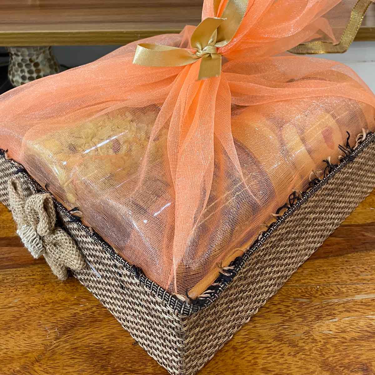 4 Jar & Tea Loaf Mesh Gift  Hamper